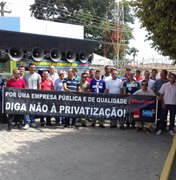 Funcionários da Eletrobras protestam em Arapiraca
