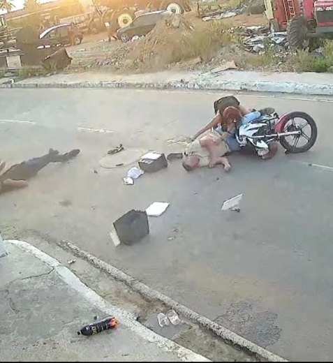 Duas motocicletas colidem de frente e deixam três feridos em Craíbas