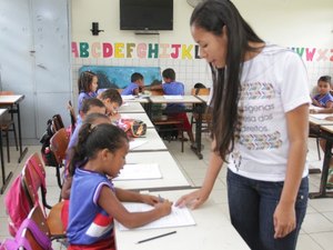 Educação abre PSS de contratação temporária com 1.600 vagas