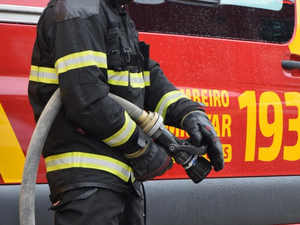 Incêndio atinge residência em condomínio fechado na Barra de São Miguel