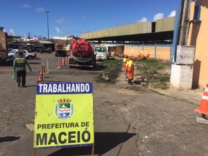Seminfra realiza serviço de manutenção de galerias na região do Mercado