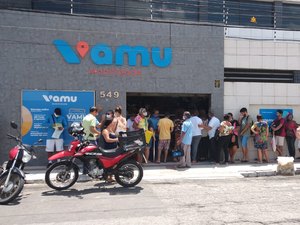 Penúltimo dia do recadastramento do cartão estudantil tem filas