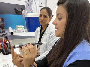 Pacientes que utilizam insulina passam a receber caneta reutilizável para o controle do diabetes