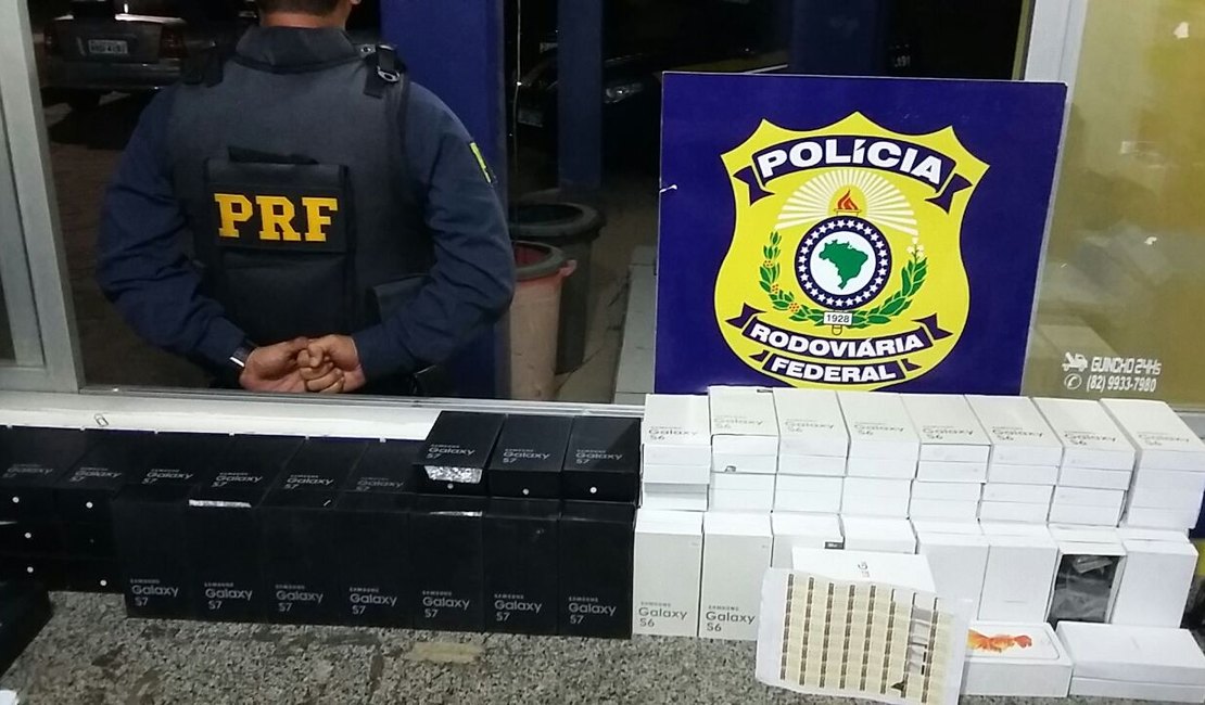 Mulher é presa pela PRF com mais de cem celulares falsificados