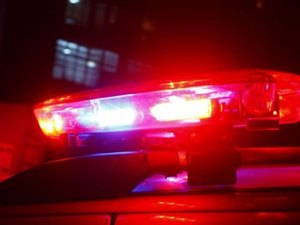 Dois são presos e menor apreendido com revólver, maconha e facão na Região Metropolitana