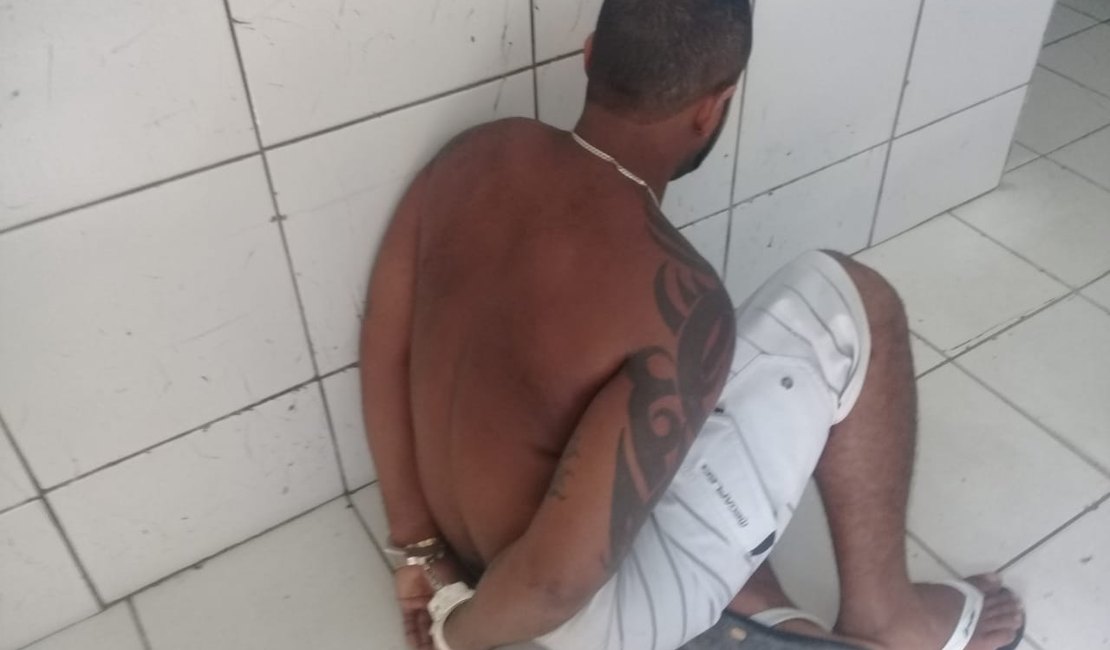 Denúncia leva à prisão de homem por tráfico de drogas no Virgem dos Pobres