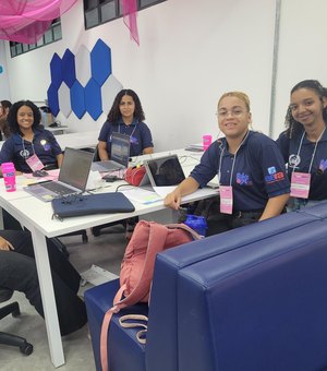 Estudantes da rede estadual participam de maratona de inovação para mulheres