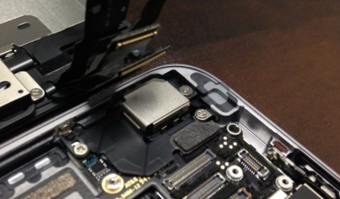 Para ganhar espaço,  iPhone 7 pode usar tecnologia interna