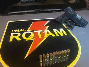 Polícia apreende arma de fogo em residência no Jacintinho