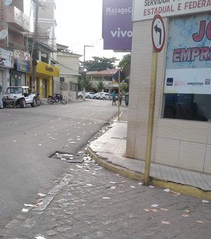 Ruas de Maragogi amanhecem sujas por santinhos de candidatos