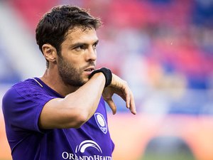Aos 35 anos, Kaká anuncia aposentadoria como jogador