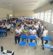 Ação sobre os perigos relacionados ao uso de drogas é realizada com estudantes, em Penedo