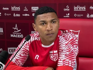 Emerson fala da possibilidade de saída do CRB