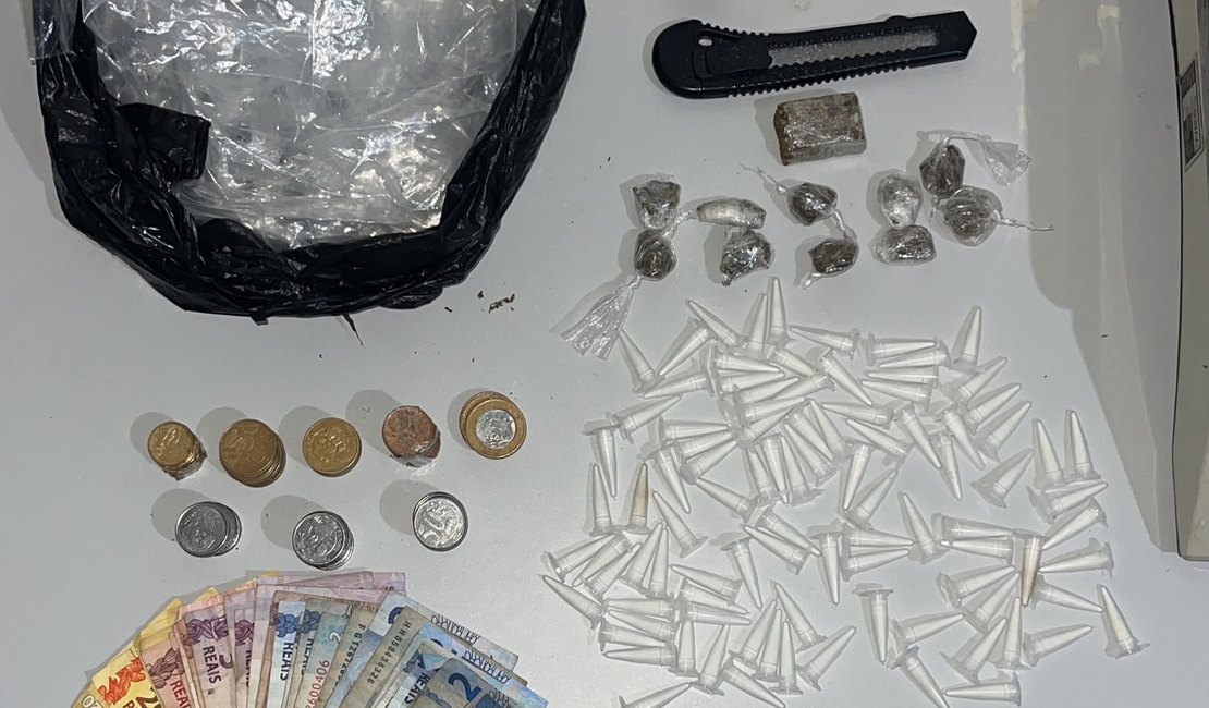 Dupla é presa após polícia encontrar maconha escondida sob tijolos em Arapiraca