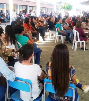 Servidores da Educação fazem greve de advertência em Arapiraca