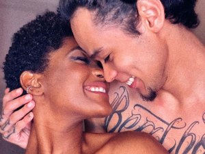 Erika Januza celebra 1 ano de namoro com João Nakamura: 'Você é luz'