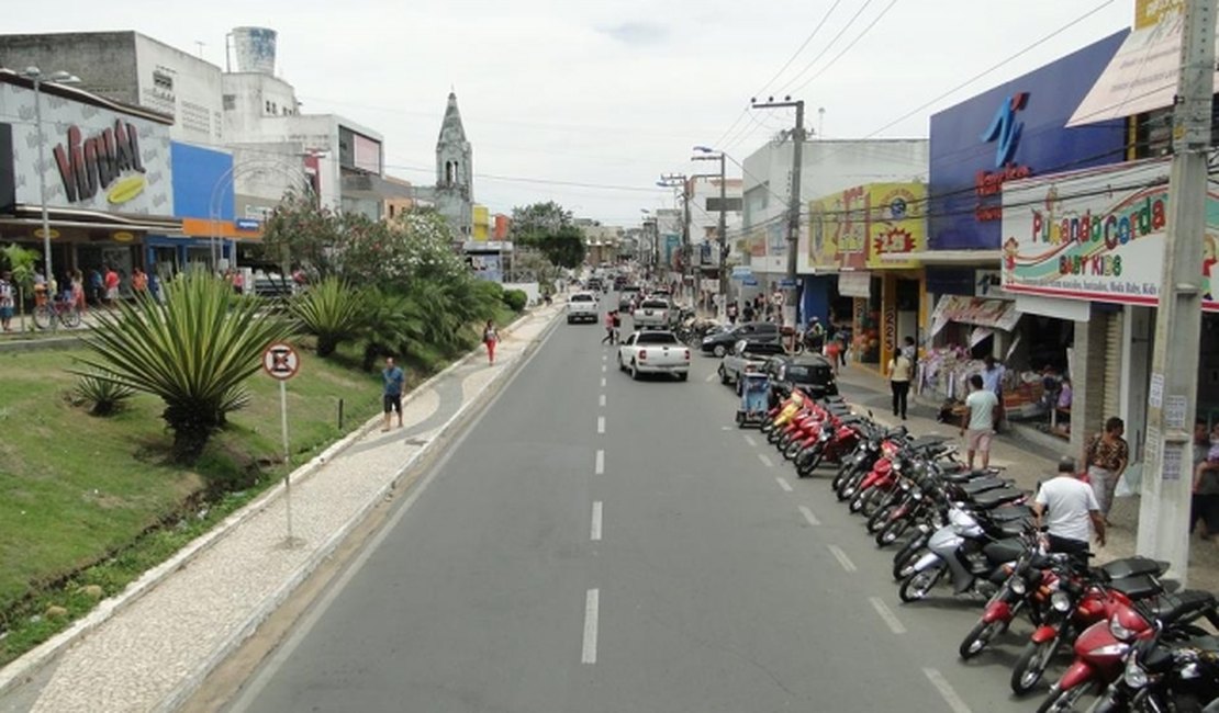 Cerca de 95% das lojas do Centro de Arapiraca apresentam problemas em documentação