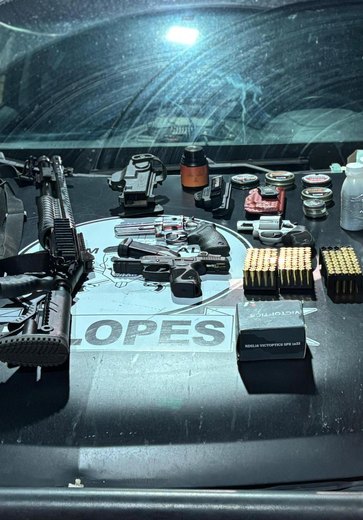 PM e PC apreendem arsenal e prendem dupla suspeita em Ibateguara