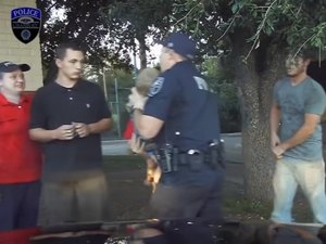 Policial salva a vida de criança de 3 anos e vídeo viraliza