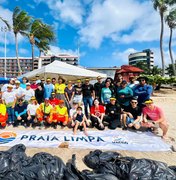 Mutirão retira mais de 100kg de lixo da praia de Ponta Verde