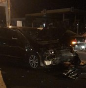 Acidente deixa trânsito lento na Avenida Menino Marcelo