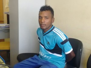 Homem tenta tirar carteira de identidade no Centro de Maceió, mas é preso