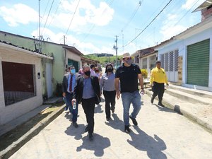 Promotor e procurador-geral de Justiça vistoriam obras em Rio Largo