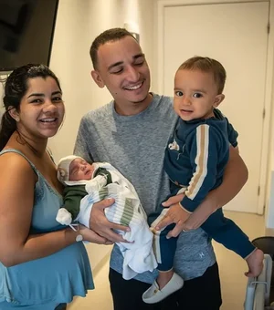 Mulher de João Gomes reage a rumores de gravidez e expõe internauta