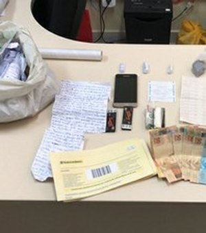 Terceirizado do Presídio do Agreste é preso ao tentar entregar drogas, celular e cartas a reeducandos