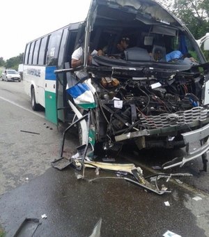 Uma pessoa morre e várias ficam feridas em acidente na BR-101