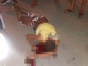 Jovem é surpreendido por criminosos armados e assassinado com 15 tiros