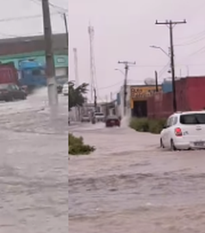 Fortes chuvas provocam alagamentos e dificultam trânsito em Arapiraca