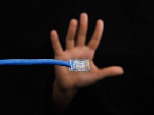 Comissão pode votar proibição de limite de velocidade em internet fixa