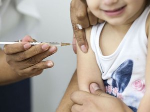 Dia D de vacinação contra o sarampo mobiliza 42 mil postos