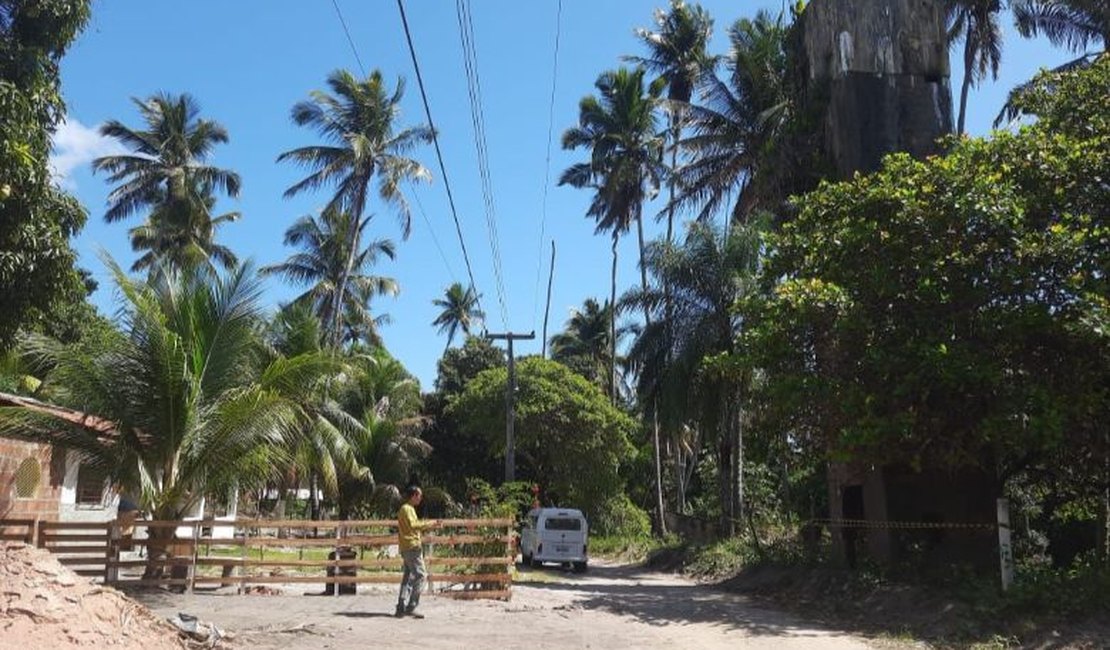 Caixa d’água corre risco de desabar e causa medo em Maragogi