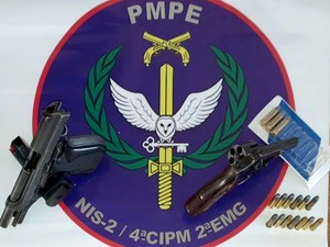 Polícias de Alagoas e Pernambuco prendem homem que atirou em carro de ex-companheira