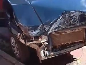 Acidente entre carro e ambulância é registrado em Viçosa