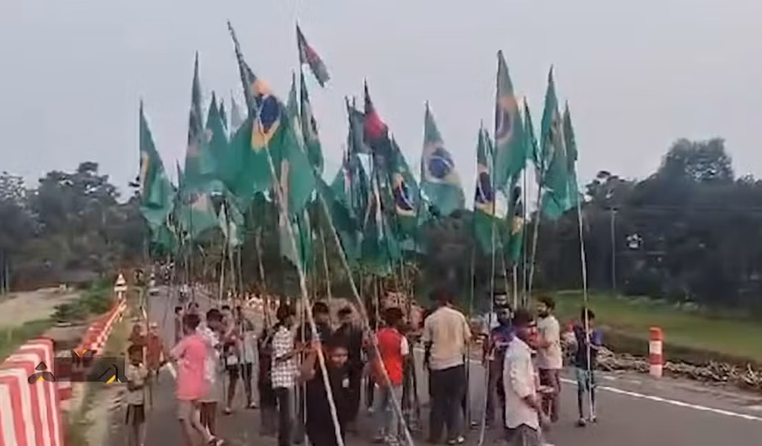 Moradores de Bangladesh vão às ruas comemorar a convocação de Neymar