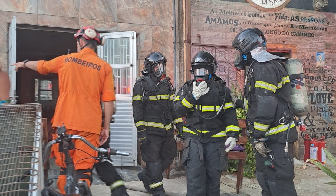 Incêndio atinge quarto de pousada na Pajuçara