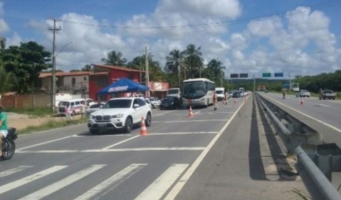 Após revogação da Lei dos Faróis, motoristas reclamam de multas recebidas