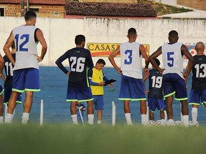 CSA: Kivel e Echeverria são poupados no treino e volante é emprestado ao Dimensão 