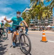 Prefeito JHC entrega ciclofaixa Maceió é Massa que vai funcionar aos domingos na orla marítima