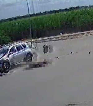 Motociclista é arremessada em colisão no B. Bentes