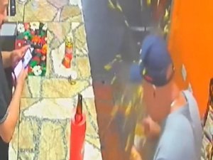 [Vídeo] Coxinha explode no rosto de cliente; ‘Parecia bomba’, diz dono de bar