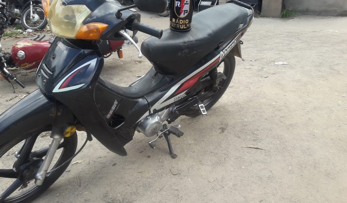 PM apreende ciclomotor adulterado após tentativa de venda em Arapiraca
