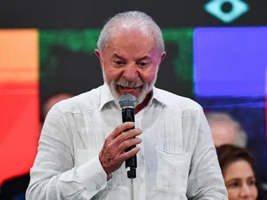 Lula sanciona lei que proíbe descontos automáticos de benefícios do INSS
