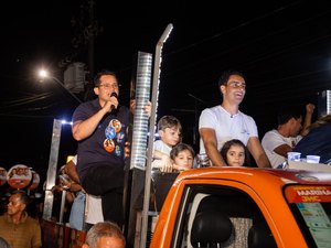 Gunnar e Mesaque promovem grande carreata com JHC e Marina em Maceió