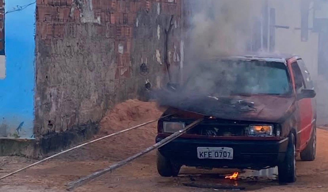 Incêndio em veículo assusta moradores no Litoral Norte de Alagoas
