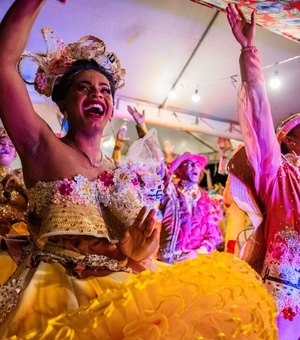 Mesmo sob chuva, Vale do Perucaba e Manoel Teles animam o 3º dia dos Arraiais comunitários de Arapiraca