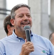 Quase 60% dos professores de Alagoas vão deixar de pagar Imposto de Renda após projeto relatado por Arthur Lira